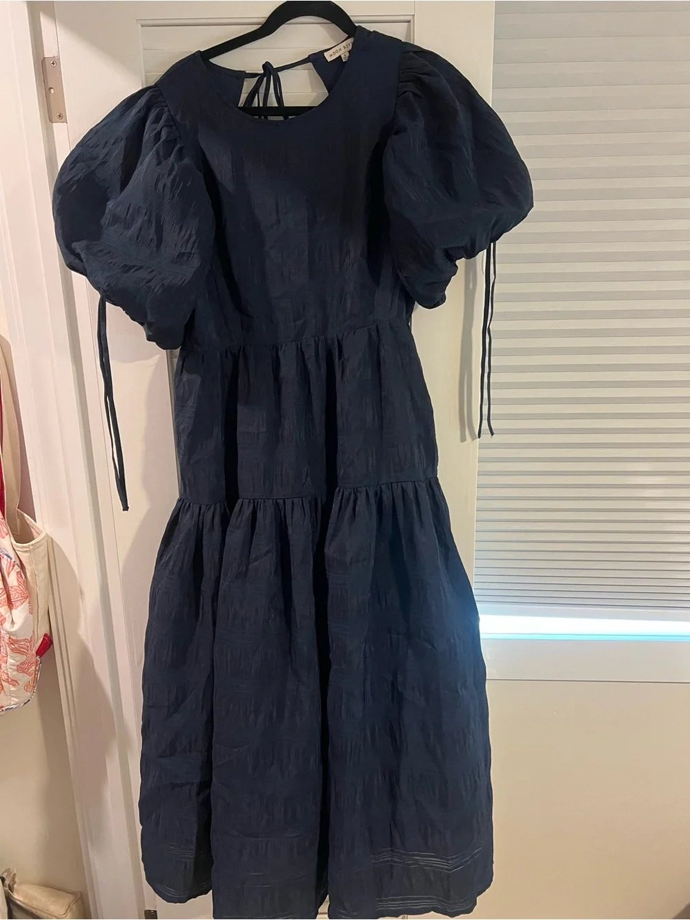 Moon River Navy Textured Puff-Sleeve Midi Dress with Open Back Tie - Picture 3 of 4